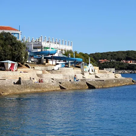 Apartman With Parking Space - 23335 Póla